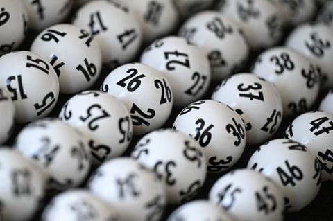 Eine Lotto-Millionärin aus Mittelfranken hat sich sieben Wochen nach der erfolgreichen Ziehung bei der Lotteriegesellschaft geme