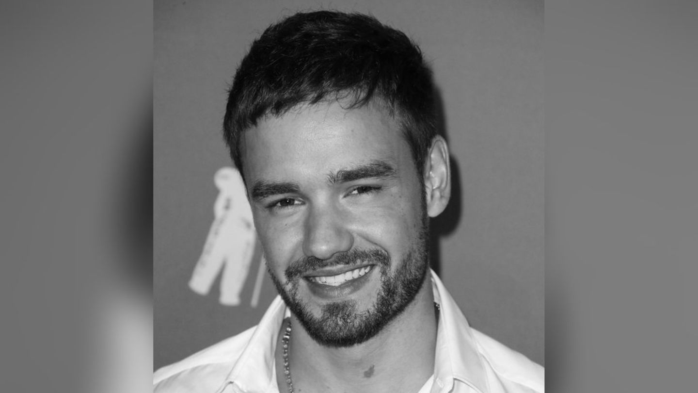 Liam R Liam Payne: Vater trauert mit Fans vor Unglücks-Hotel