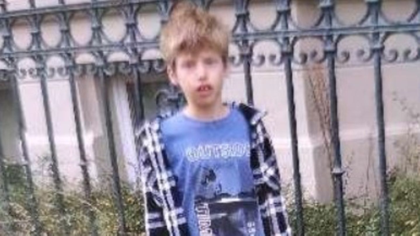 Mit diesem Foto fahndet die Polizei nach dem verschwundenen Zehnjährigen in Hannover
