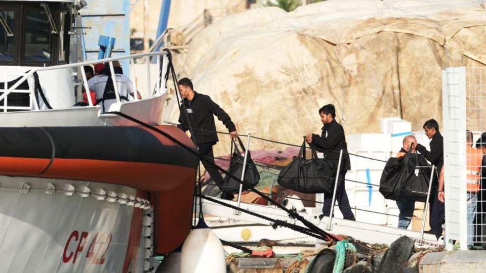 Nach der Entscheidung eines Gerichts in Rom dürfen zwölf Mittelmeer-Flüchtlinge jetzt doch gleich nach Italien. Foto: Vlasov Sul