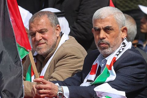 Ex-Hamas-Chef und Drahtzieher des Massakers vom 7. Oktober: Yahya Sinwar (r.)