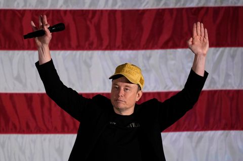 Milliardär Elon Musk mischt als bekennender Trump-Unterstützer kräftig im Wahlkampf mit