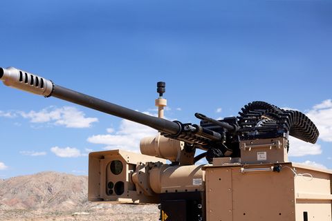 Die neueste Generation der Bushmaster M230LF ermöglicht es, eine spezielle Anti-Drohnen-Munition mitzuführen