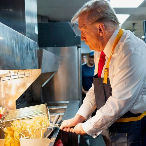 Trump provoziert bei McDonald's-Einsatz: Fritten first