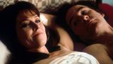 Im Film "Der Eissturm" liegen Sigourney Weaver und Kevin Kline im Bett