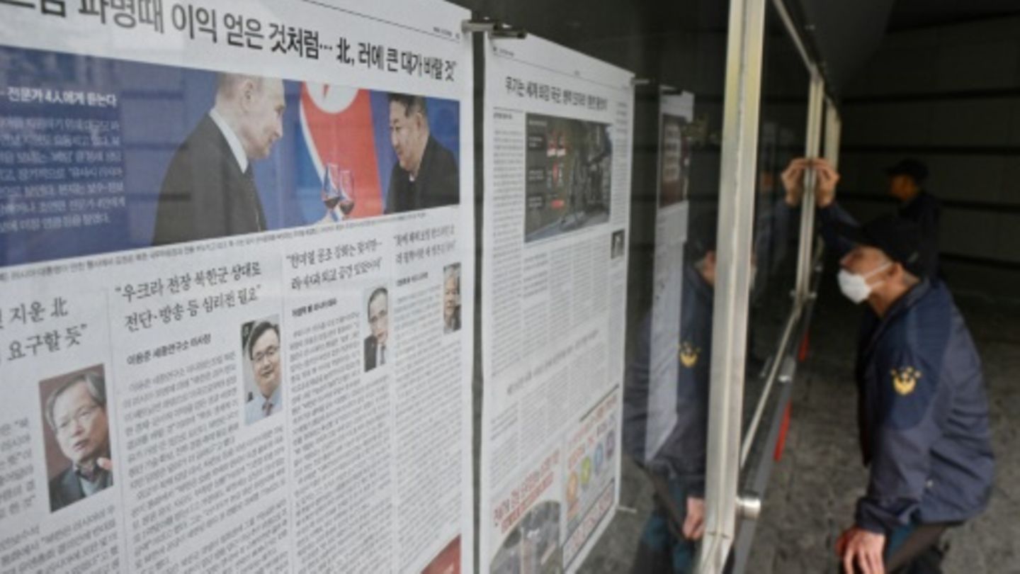 Zeitungsaushang in Seoul
