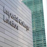 Verschlechtert hat sich in dem Uni-Ranking hingegen das Imperial College London. Es stieg mit einer Note von 94,4 Punkten vom achten auf den neunten Platz ab. Die schlechteste Einzelbewertung erhielt die Universität für die Qualität der Lehre (89,3 Punkte). Das ist laut den THE-Experten exemplarisch für den allgemeinen Trend unter den britischen Eliteuniversitäten. Nach der Meinung der mehr als 93.000 Akademiker, die den Angaben zufolge ausgewertet wurden, hat das Ansehen britischer Hochschulen binnen eines Jahres bei der Lehre um drei Prozent, bei der Forschung sogar um fünf Prozent abgenommen
