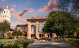 Die große Verliererin unter den zehn besten Universitäten der Welt ist laut den Experten die Stanford University. Sie stürzte vom zweiten auf den sechsten Platz ab. Dies ist das schlechteste Ergebnis im THE-Ranking seit 2010. Die Experten begründeten dies mit der gesunkenen Performance in drei Kategorien: Lehre (97,5 Punkte), Forschungsbedingungen (97,3 Punkte) und internationale Ausrichtung (85,1 Punkte)