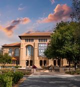 Die große Verliererin unter den zehn besten Universitäten der Welt ist laut den Experten die Stanford University. Sie stürzte vom zweiten auf den sechsten Platz ab. Dies ist das schlechteste Ergebnis im THE-Ranking seit 2010. Die Experten begründeten dies mit der gesunkenen Performance in drei Kategorien: Lehre (97,5 Punkte), Forschungsbedingungen (97,3 Punkte) und internationale Ausrichtung (85,1 Punkte)