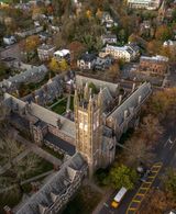 Die THE-Experten kürten in den Top 10 der besten Universitäten der Welt zwei Undercover-Champions. Einer von ihnen war die Princeton University. Sie verbesserte sich im Ranking vom sechsten auf den vierten Platz. Das war den Angaben zufolge das Ergebnis kontinuierlicher Verbesserungen innerhalb der vergangenen zehn Jahre. Nach der Forschungsqualität (98,9) gab es unter den Hauptkategorien für die Lehre das zweitbeste Ergebnis (98,3). Weit unter der Endnote von 97,5 Punkten blieb jedoch die internationale Ausrichtung von Princeton (87,4)