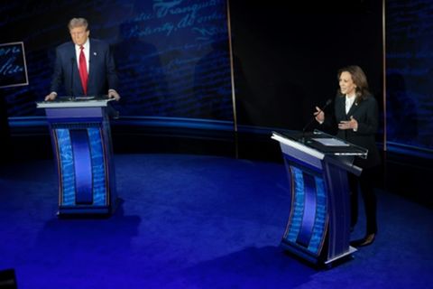 Harris und Trump während der TV-Debatte am 10. September