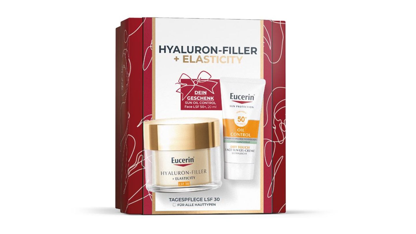 Strahlende Haut zu Weihnachten mit dem Hyaluron-Filler von Eucerin   In der Weihnachtszeit steigt das Stresslevel. Und das gilt auch für unsere Haut. Die Heizung wird aufgedreht und das mag die Haut leider gar nicht. Was hier hilft ist eine gute Hautpflege, die die Haut mit genug Feuchtigkeit versorgt. Wie zum Beispiel die Tagespflege Hyaluron-Filler und Elasticity von Eucerin. Und die gibt es sogar in der schönen Geschenkverpackung. Wer gestresster Haut etwas gutes tun möchte, der oder die findet dieses Geschenkset in Apotheken oder dem Onlinehandel für rund 40 Euro.    