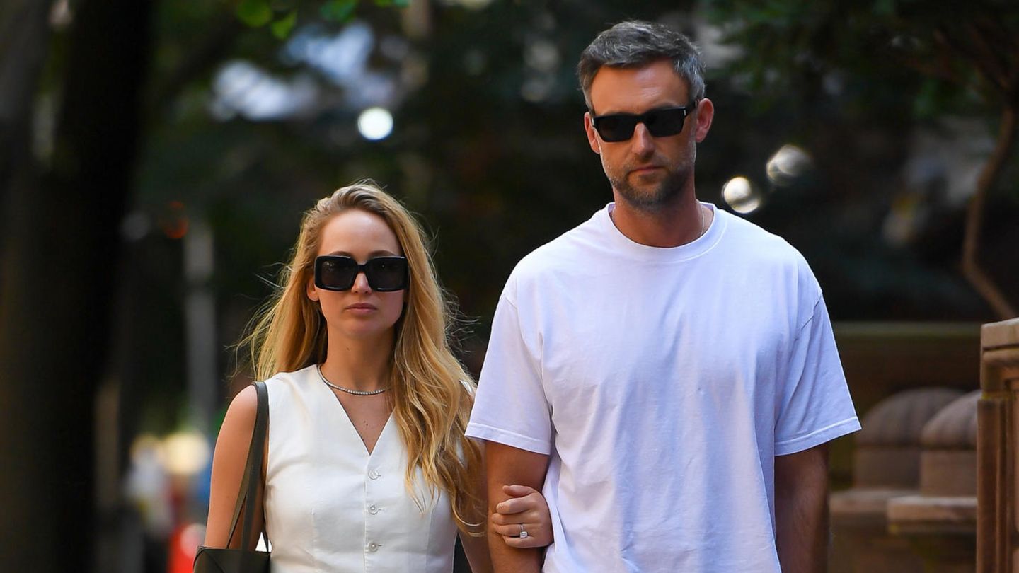 Jennifer Lawrence und Cooke Maroney bei einem Spaziergang