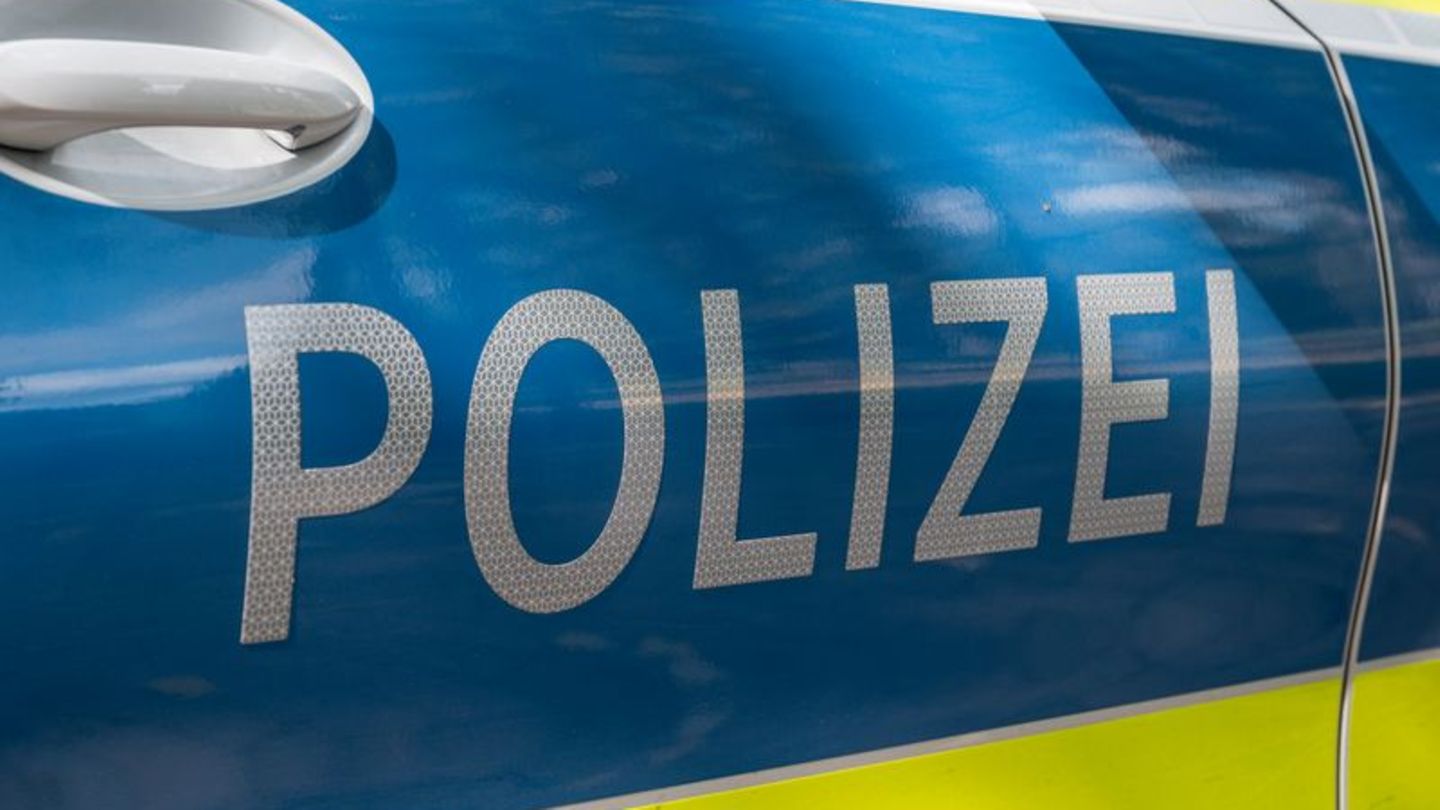 Polizei-Frau-geht-auf-M-dchen-mit-Messer-los