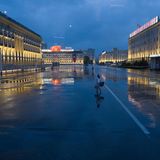 ein leerer Platz am Abend