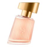Ein Duft von Bruno Banani als kleines Mitbringsel   Bruno Banani Radiant Woman Eau de Parfum ist ein strahlender und lebhafter Duft, der die innere Schönheit und Energie einer Frau betont. Die Komposition verbindet spritzige, blumige und aromatische Nuancen zu einem harmonischen Ganzen. Preislich kommt der Duft recht günstig daher. Rund 15 Euro kostet das Parfum und ist in den gängigen Drogerien zu finden.