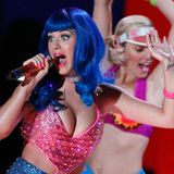 Die 2010er Jahre waren geprägt von Katy Perry. Laut "Forbes" war ihr Album "Teenage Dream" das erste Album seit Michael Jacksons "Bad" von 1987, das fünf Nummer-1-Hits in den USA hatte. Darunter auch die legendären Songs "Firework" und "California Gurls"