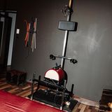 Das Gerät heißt Sybian und steht im Raum Shades of Passion