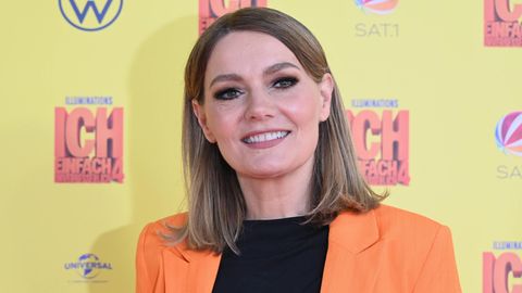 Martina Hill über ihren neuen Podcast "Larissa in dein Ohr!" | STERN.de