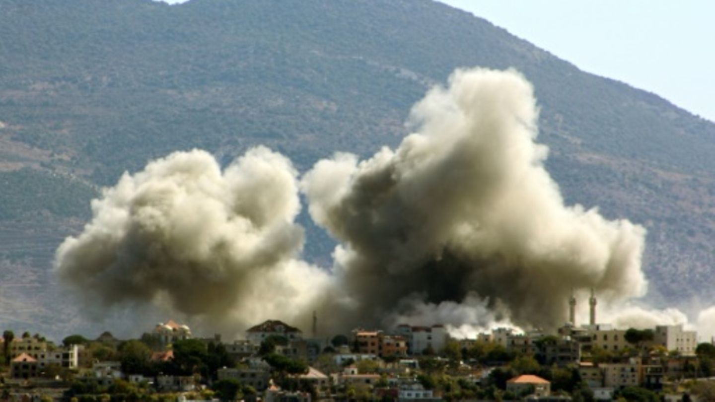 Rauch nach israelischem Luftangriff auf Khiam im Südlibanon