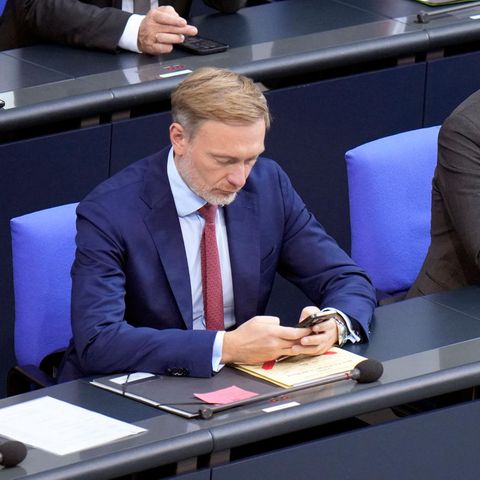 Don't have much to say to each other anymore: Chancellor Olaf Scholz (right), Robert Habeck and Christian Lindner (left)