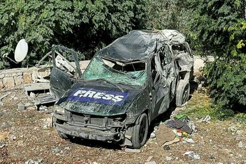 Zerstörtes Auto von Medienvertretern im Südlibanon