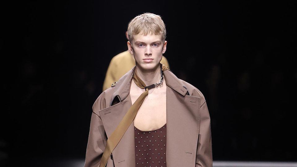 Model auf dem Laufsteg der Gucci Menswear Herbst/Winter Show 2024