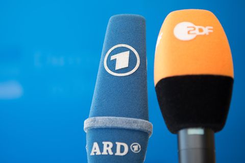 Die Mikrofone von ARD und ZDF