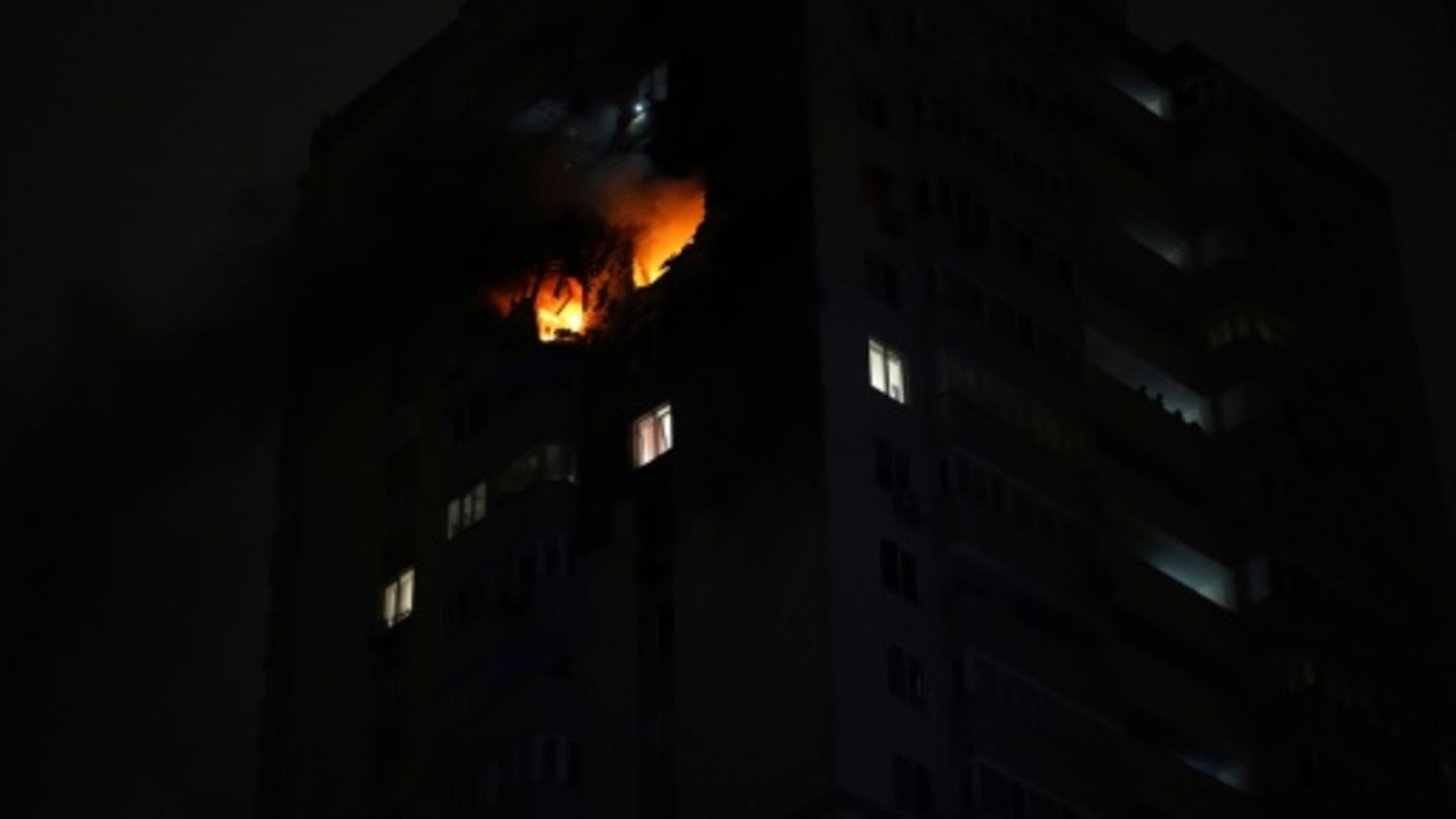 Feuer in Kiewer Wohnblock