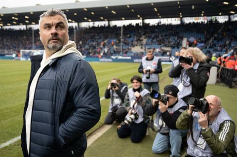 Thomas Reis im Ruhrstadion: Der frühere Bochum- und Schalke-Coach traut dem VfL eine Überraschung gegen die Bayern zu. Foto: Ber