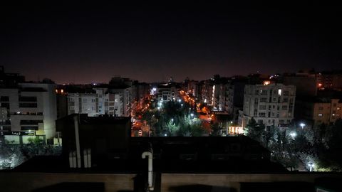 Blick auf die iranische Hauptstadt Teheran. Hier waren mehrere Explosionen zu hören