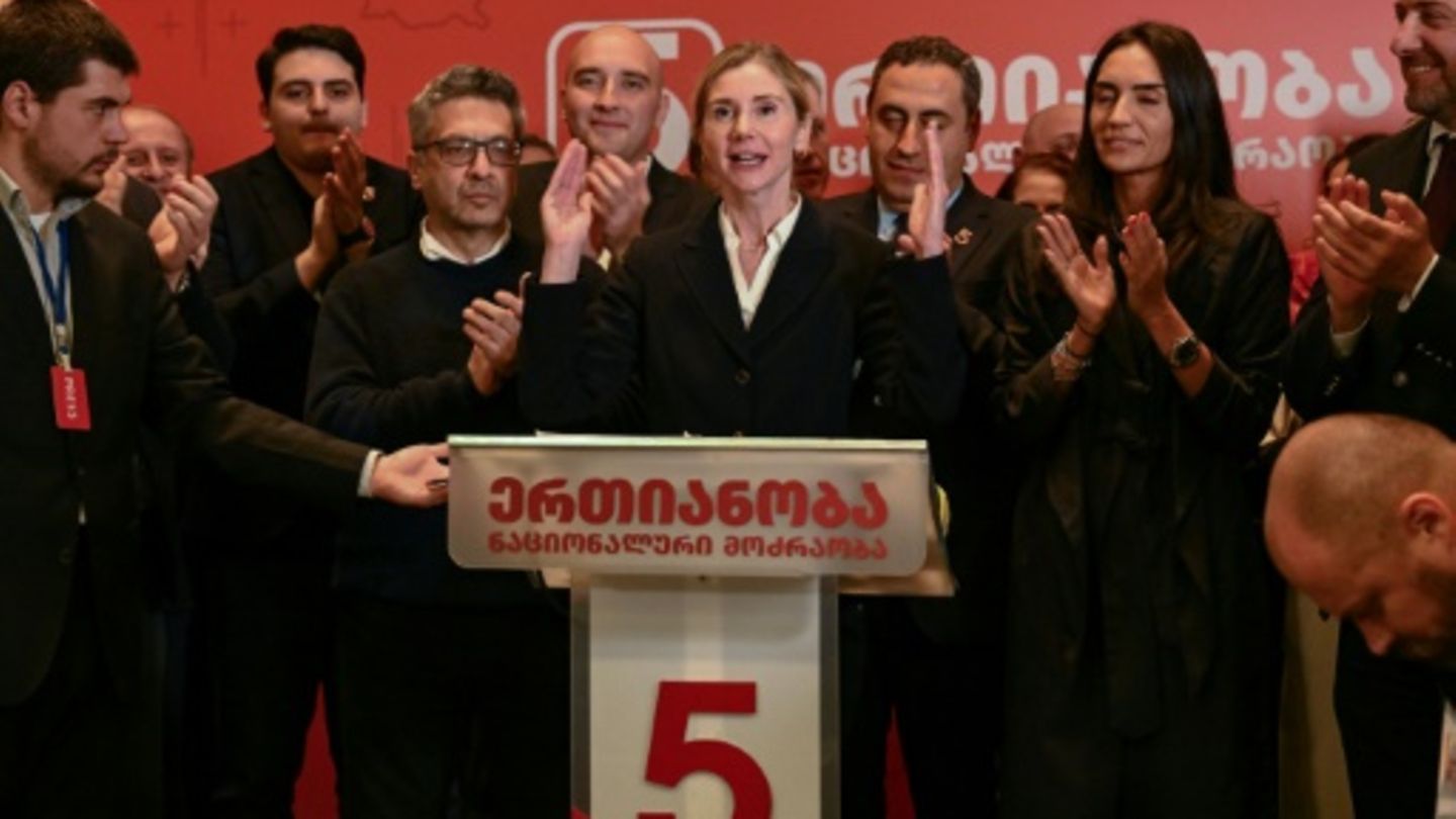 UNM-Politikerin Tina Bokutschawa am Wahlabend in Tiflis