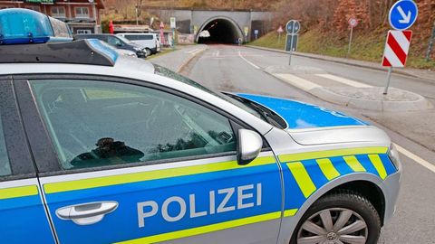 Auto-Tuner verabreden sich gern zum Posen rund um die Rappbodetalsperre im Harz. Die Polizei hat am Samstag groß kontrolliert un