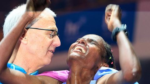 Hawi Feysa stellte beim Frankfurt-Marathon einen Streckenrekord auf. Foto: Thomas Frey/dpa