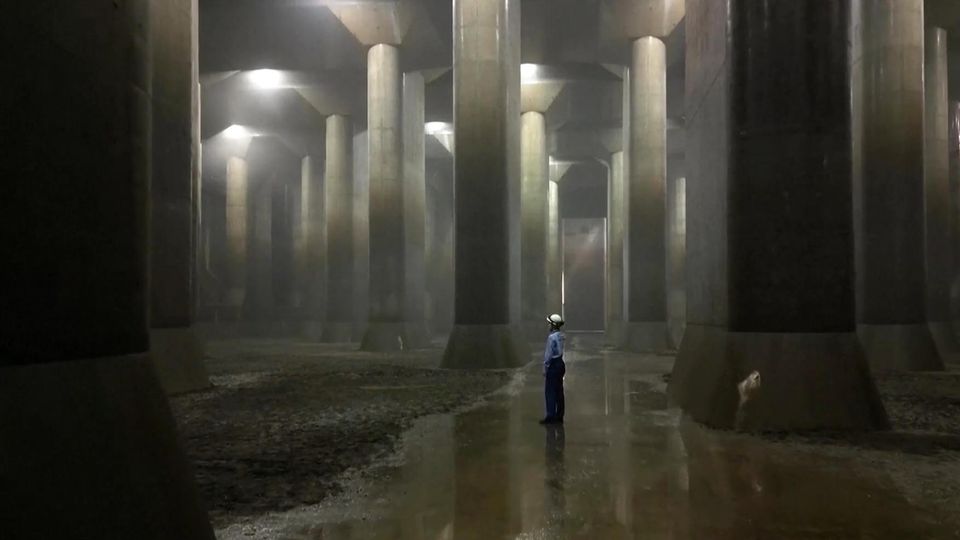 Tokio ist bereits seit den 90er Jahren teilweise untertunnelt. Nun wird der Wasserschutz weiter ausgebaut, um auch künftig die Hauptstadt vor Starkregen zu schützen.