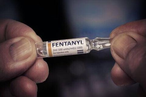 In den USA sterben regelmäßig Menschen an einer Fentanyl-Überdosis. Es werden bereits mehrere Pharmaunternehmen verklagt. Eine Lösung für die Epidemie ist aber nicht in Sicht.