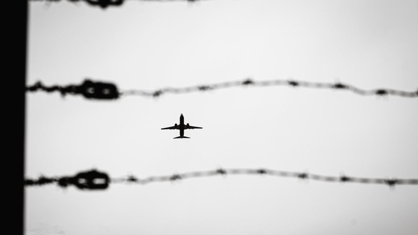 Flugzeug am Himmel