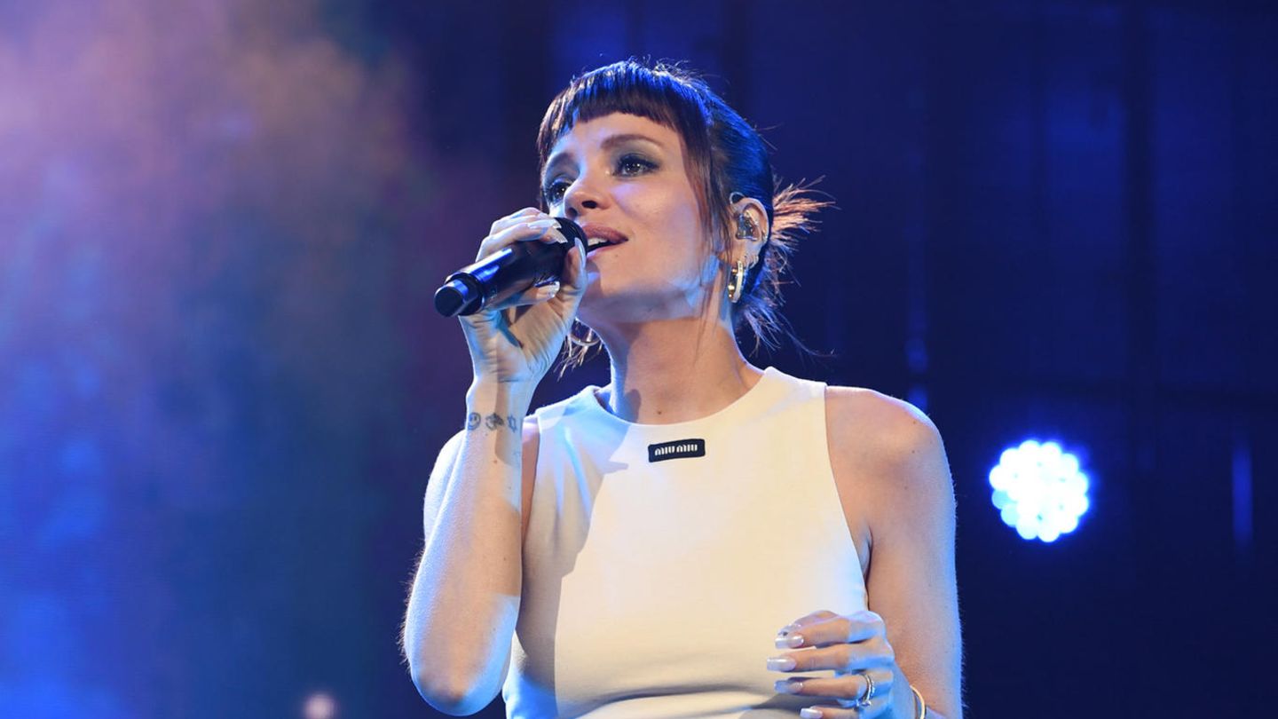 Sängerin Lily Allen verdient viel Geld mit Fußfotos bei Only Fans