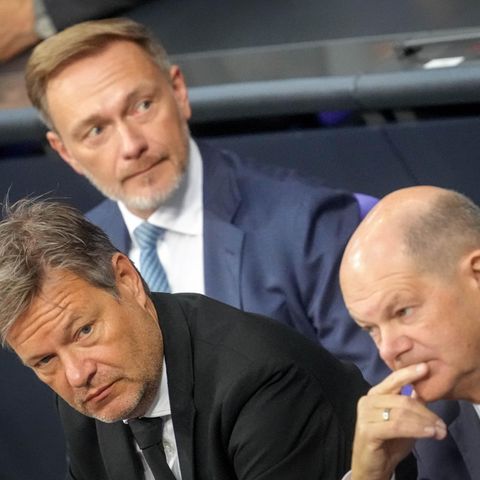 Kanzler Olaf Scholz, Finanzminister Christian Lindner, Wirtschaftsminister Robert Habeck im Bundestag