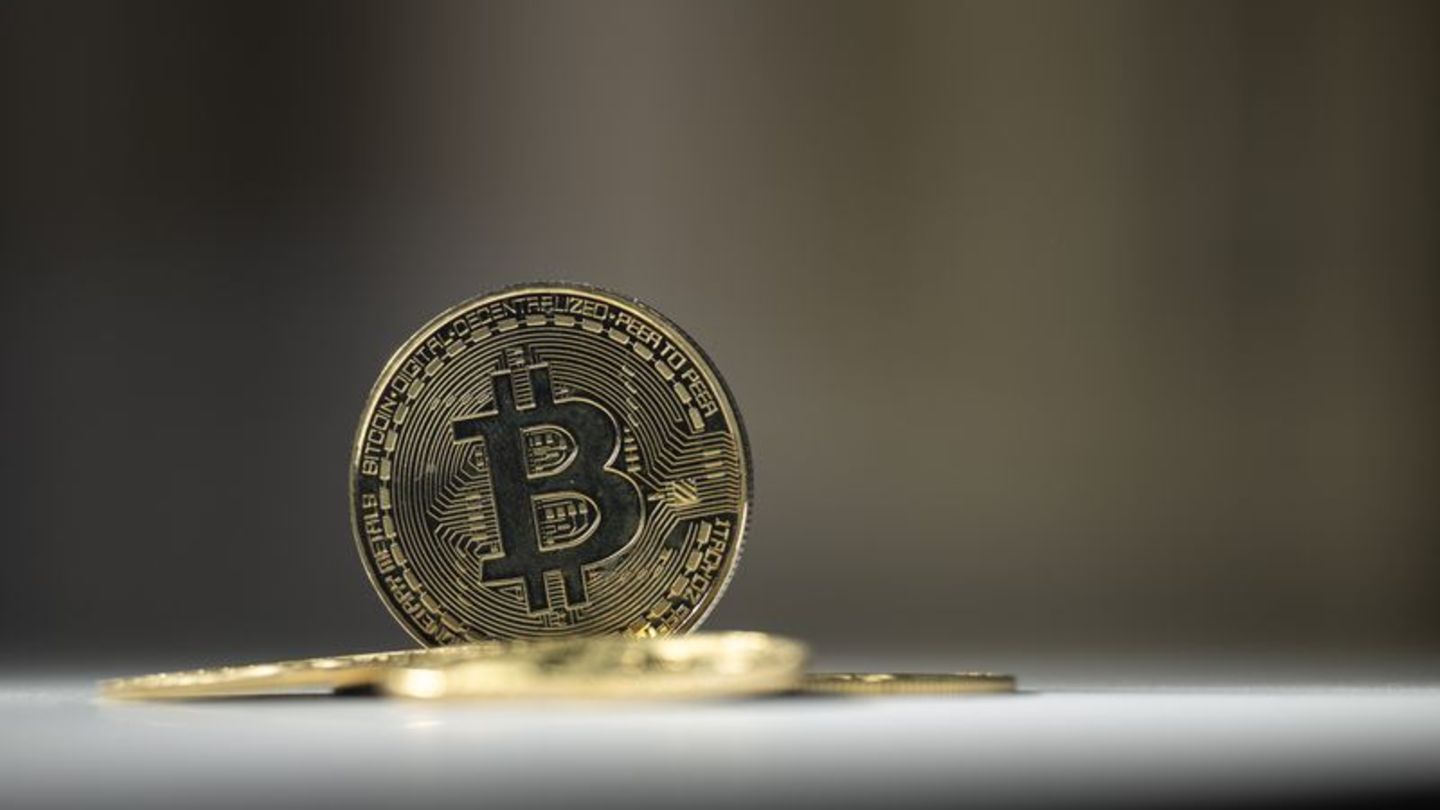 Der Bitcoin bewegt sich in Richtung Allzeithoch. (Symbolbild) Foto: Hannes P Albert/dpa