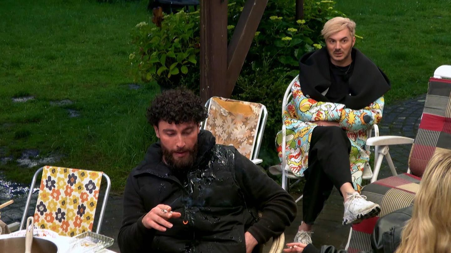 Die kalte Dusche trifft "Sommerhaus der Stars"-Bewohner Umut Tekin völlig unvorbereitet