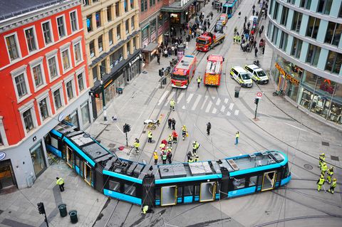 Oslo: eine Straßenbahn ist in ein Geschäft gefahren