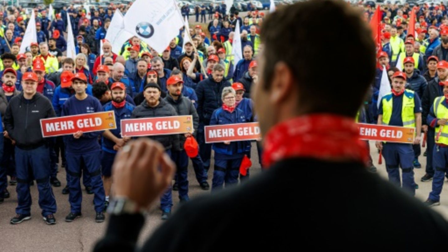 Beschäftigte von BMW in Leipzig