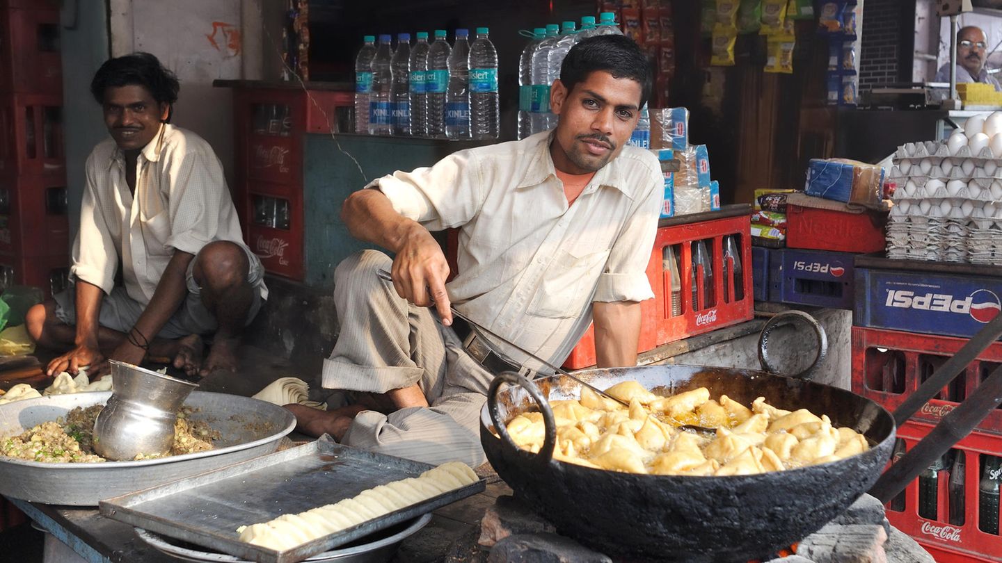 Hygienestandards: Ins Essen gespuckt: Lösen unappetitliche Kochvideos in Indien eine Hetzjagd aus?