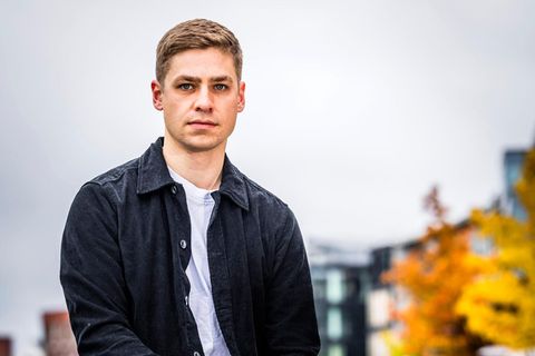 Pfleger Alexander Jorde posiert am Stadthafen in Münster