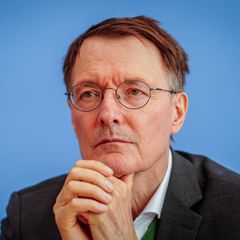 Karl Lauterbach mit nachdenklichem Blick