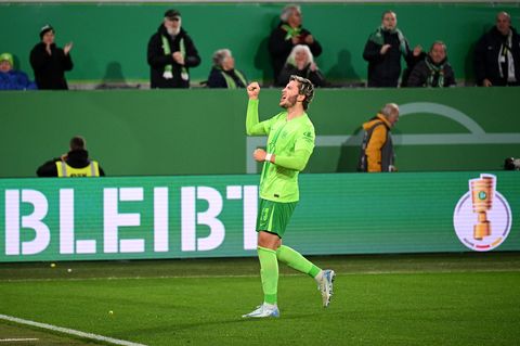 Jonas Wind vom VFL Wolfsburg nach seinem Siegtreffer im DFB-Pokal gegen den BVB aus Dortmund