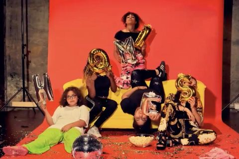 "Sei laut, sei stark und habe keine Angst du selbst zu sein": Mithilfe des feministischen Rap-Projektes "Sisterqueens" werden junge Mädchen bestärkt zu sich selbst zu stehen.