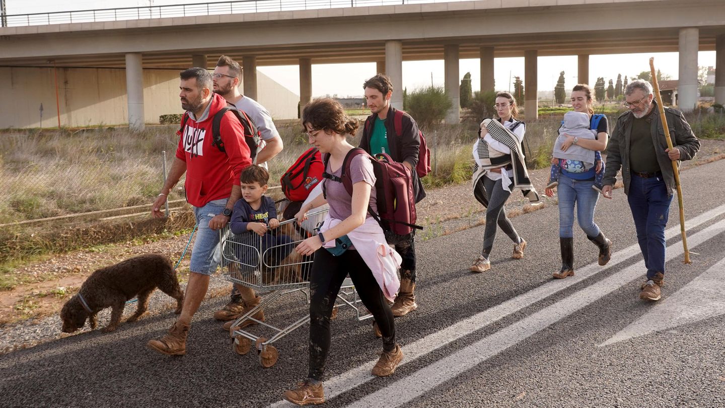 Andere bringen Hab und Gut und vor allem ihre Familie in Sicherheit
