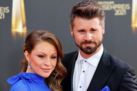 Jana und Thore Schölermann sind seit 2019 verheiratet. Jetzt hat er mehr Zeit für seine Frau und seine Kinder.